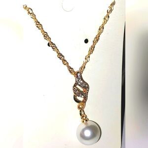 Elegant vintage pendant necklace for women